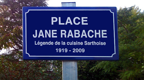 Place Jane Rabache à Écommoy