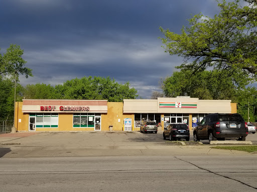 Dry Cleaner «Best Cleaners», reviews and photos, 1788 N Farnsworth Ave, Aurora, IL 60505, USA