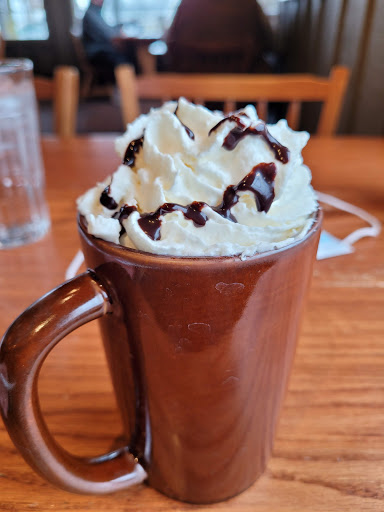 American Restaurant «Cracker Barrel Old Country Store», reviews and photos, 2858 N Glenstone Ave, Springfield, MO 65803, USA