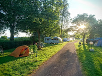 Extérieur du Restaurant Camping Vert Auxois : Camping au bord du Canal de Bourgogne avec piscine / Côte d'Or à Pouilly-en-Auxois - n°13