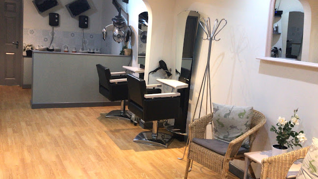 The Organic Hair Lounge - Barber shop