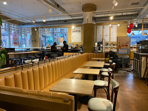 Shopping Mall «The Shops at North Bridge», reviews and photos, 520 N Michigan Ave, Chicago, IL 60611, USA