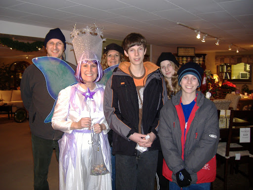 Furniture Store «Newell Hunt Furniture», reviews and photos, 113 W Stewart Ave, Puyallup, WA 98371, USA