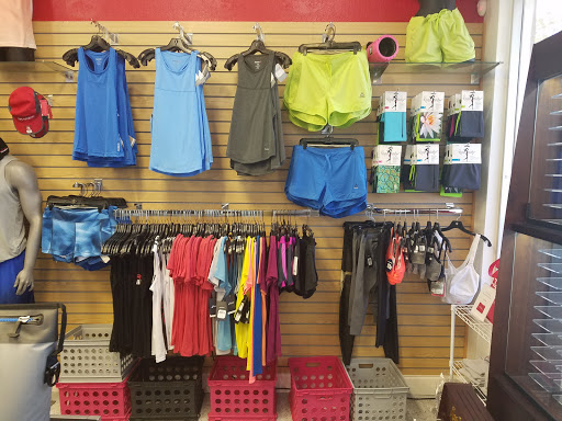 Running Store «Clever Training», reviews and photos, 1519 Gulf Blvd #1, Indian Rocks Beach, FL 33785, USA