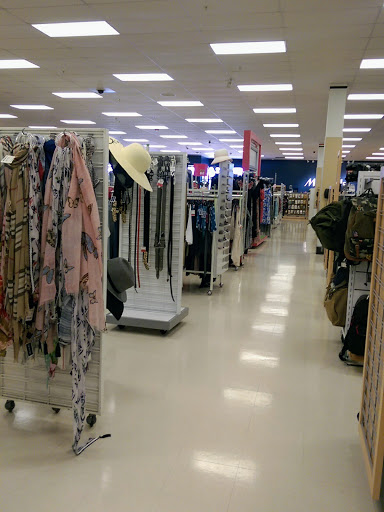 Department Store «Marshalls», reviews and photos, 975 Erica Ln, Yorkville, IL 60560, USA