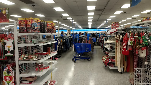 Clothing Store «Ross Dress for Less», reviews and photos, 909 N Landing Way, Renton, WA 98057, USA