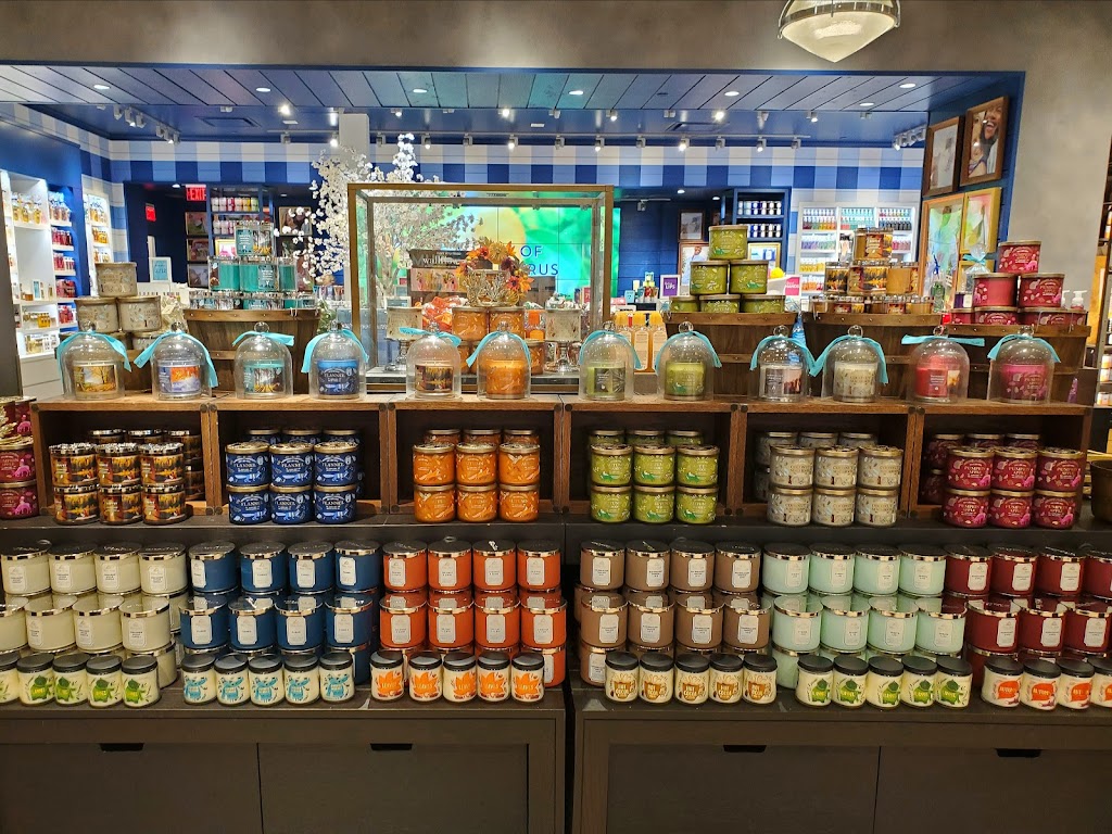 Bath & Body Works Waukon, IA 54601 Services, Reviews, Hours and Contact