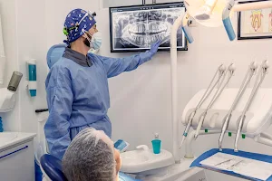 Studio Dentistico Le Colonne Dr. Giacomo De Simone image
