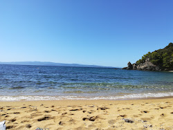 Diamandis beach'in fotoğrafı dağlarla çevrili