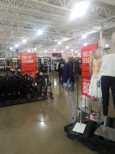 Department Store «Saks OFF 5TH», reviews and photos, 1650 Premium Outlet Blvd #1600, Aurora, IL 60502, USA