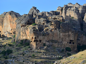 Hasuni Mağara Şehri