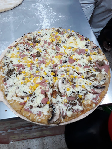Nando Pizzas