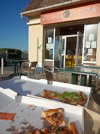 Plats et boissons du Pizzeria Juno Pizza à Bernières-sur-Mer - n°2