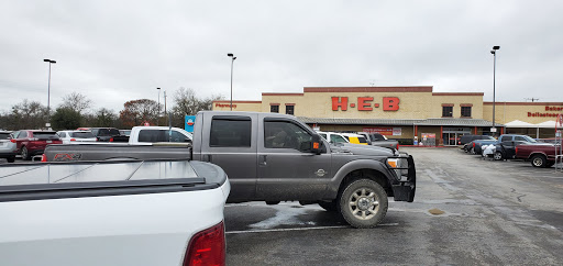 Grocery Store «H-E-B Grocery», reviews and photos, 101 S Clay St, Ennis, TX 75119, USA