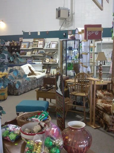 Thrift Store «Treasures Thrift Store», reviews and photos, 305 W Railroad Ave, Shelton, WA 98584, USA