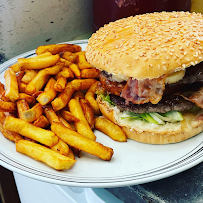 Plats et boissons du Restaurant de hamburgers Friterie La Ch’tite Patate à Cavaillon - n°1