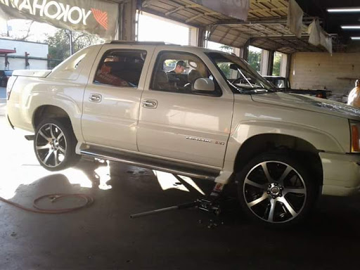 Tire Shop «Texas Tires», reviews and photos, 5407 E Belknap St, Haltom City, TX 76117, USA