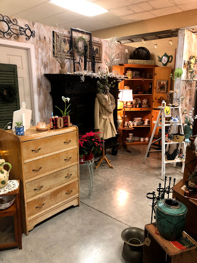 Auction House «Five Point Furniture & Auction», reviews and photos, 1125 New York Ave, St Cloud, FL 34769, USA