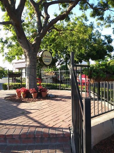 Coffee Shop «Le Boulevard», reviews and photos, 520 S Mooney Blvd, Visalia, CA 93277, USA