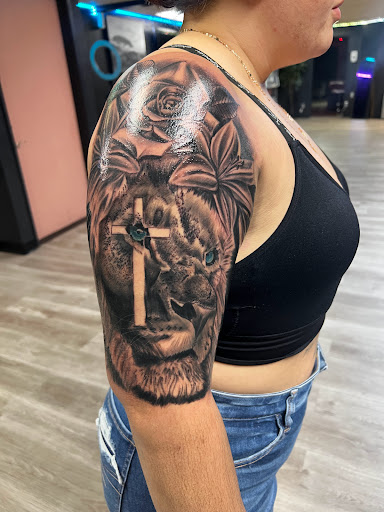 Explore fine line tattoo ideas for females, creative tattoo ideas in Apple Valley, available at 21st Vintage Tattoo