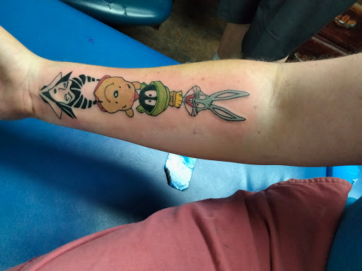 Tattoo Shop «Resurrection Ink Tattoos and Body Piercing», reviews and photos, 310 E Montgomery Cross Rd, Savannah, GA 31406, USA