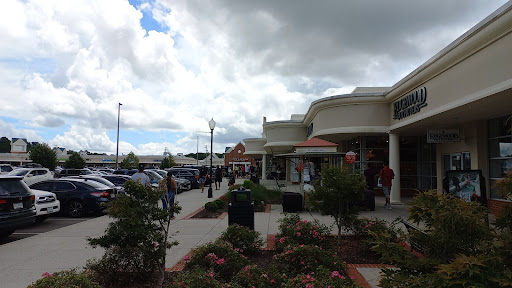 Shopping Mall «Williamsburg Premium Outlets», reviews and photos, 5715 Richmond Rd, Williamsburg, VA 23188, USA