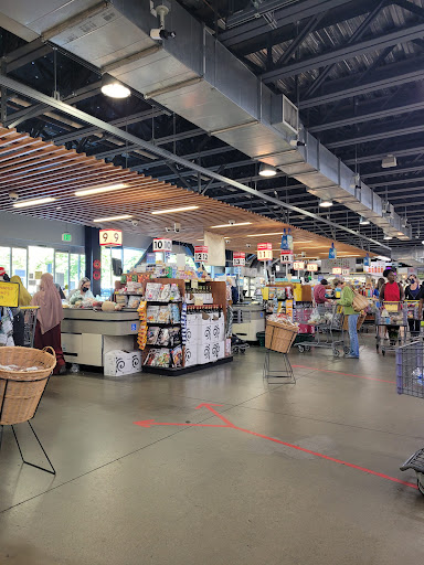 Supermarket «Berkeley Bowl West», reviews and photos, 920 Heinz Ave, Berkeley, CA 94710, USA