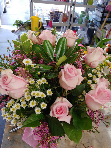 Florist «Pretty Petals Florist», reviews and photos, 6865 S Elati St, Littleton, CO 80120, USA