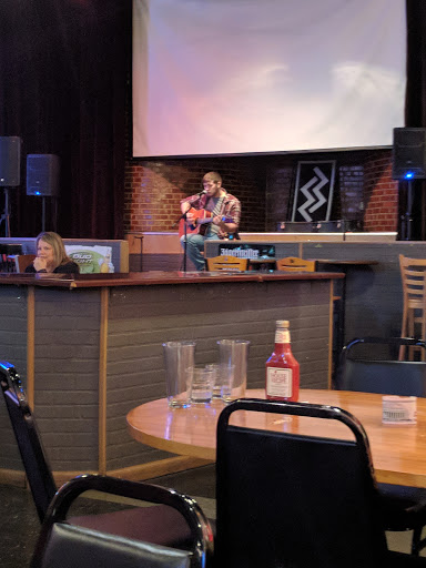 Restaurant «The Gaslight Pizza & Grill», reviews and photos, 328 E 4th St, Huntingburg, IN 47542, USA