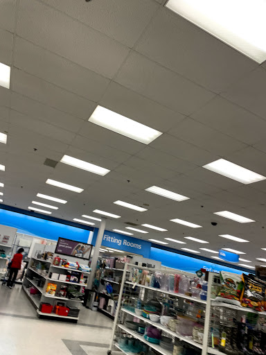 Clothing Store «Ross Dress for Less», reviews and photos, 958 W Street Rd, Warminster, PA 18974, USA