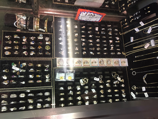 Pawn Shop «Riverside Pawn & Jewelry», reviews and photos, 700 China St # 100, Vicksburg, MS 39183, USA