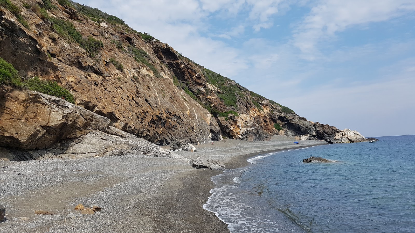 Foto van Spiaggia del Ginepro wilde omgeving