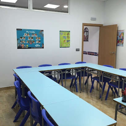 First Class School of English - C. Corregidor Antonio de Bobadilla, 14A, 29006 Málaga, Spain
