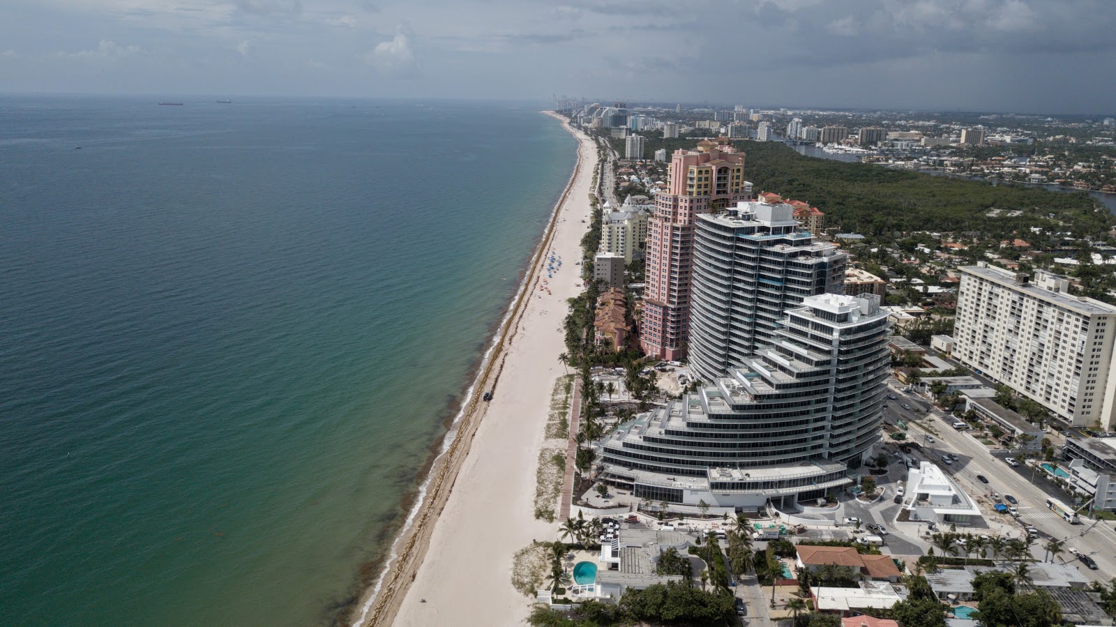 Foto de Fort Lauderdale beach con recta y larga