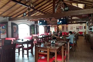 IRUÑA Restaurante Bar y Tradición image