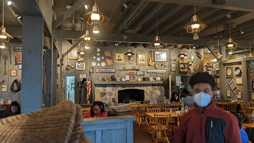 American Restaurant «Cracker Barrel Old Country Store», reviews and photos, 4435 S Laburnum Ave, Richmond, VA 23231, USA