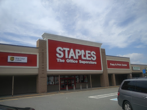 Office Supply Store «Staples», reviews and photos, 599 Belmont St, Brockton, MA 02301, USA