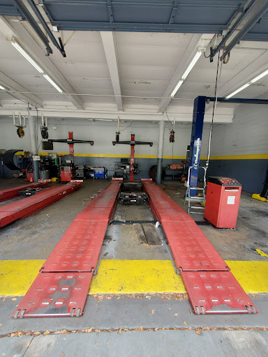 Tire Shop «Goodyear Auto Service Center», reviews and photos, 9001 S Dixie Hwy, Pinecrest, FL 33156, USA