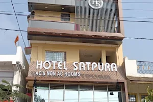 Hotel Satpura(Near Tamia and pachmarhi) image