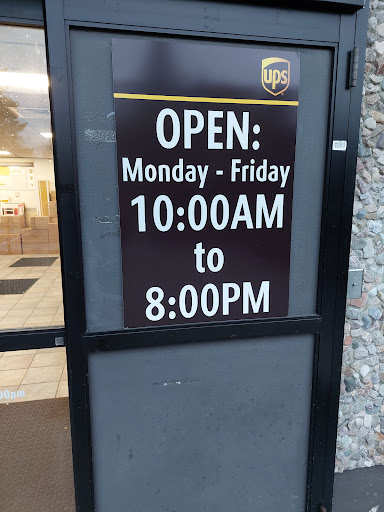 Shipping and Mailing Service «UPS Customer Center», reviews and photos, 18001 NE Union Hill Rd, Redmond, WA 98052, USA