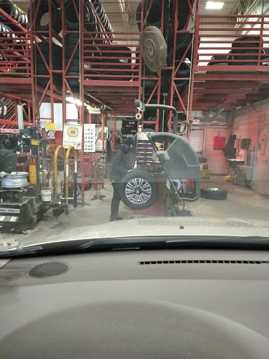 Tire Shop «Discount Tire Store - Ypsilanti, MI», reviews and photos, 3780 Carpenter Rd, Ypsilanti, MI 48197, USA