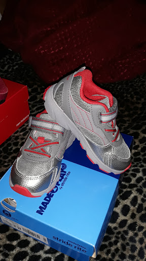 Shoe Store «Roderer Shoe Center», reviews and photos, 316 E Stroop Rd, Dayton, OH 45429, USA