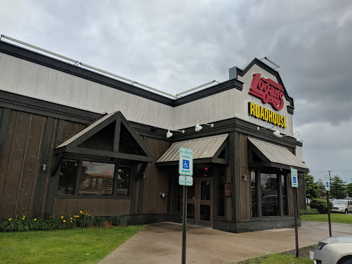 Shopping Mall «Oakland Mall», reviews and photos, 412 W 14 Mile Rd, Troy, MI 48083, USA