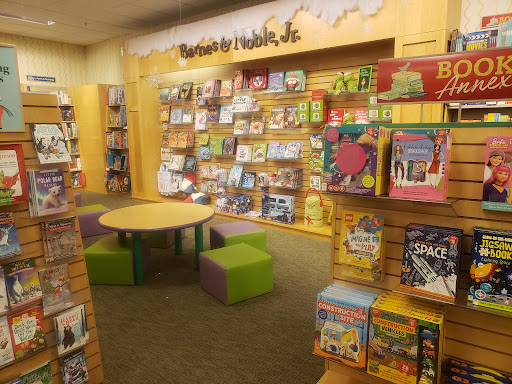 Book Store «Barnes & Noble», reviews and photos, 7227 SW Bridgeport Rd, Tigard, OR 97224, USA