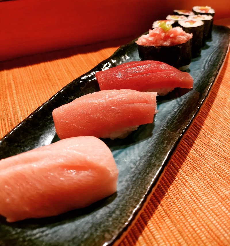 Sushi Bar YoLo