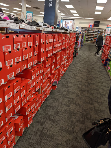 Shoe Store «Rack Room Shoes», reviews and photos, 2809 Battleground Ave, Greensboro, NC 27455, USA