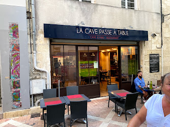 Restaurant la cave passe a table