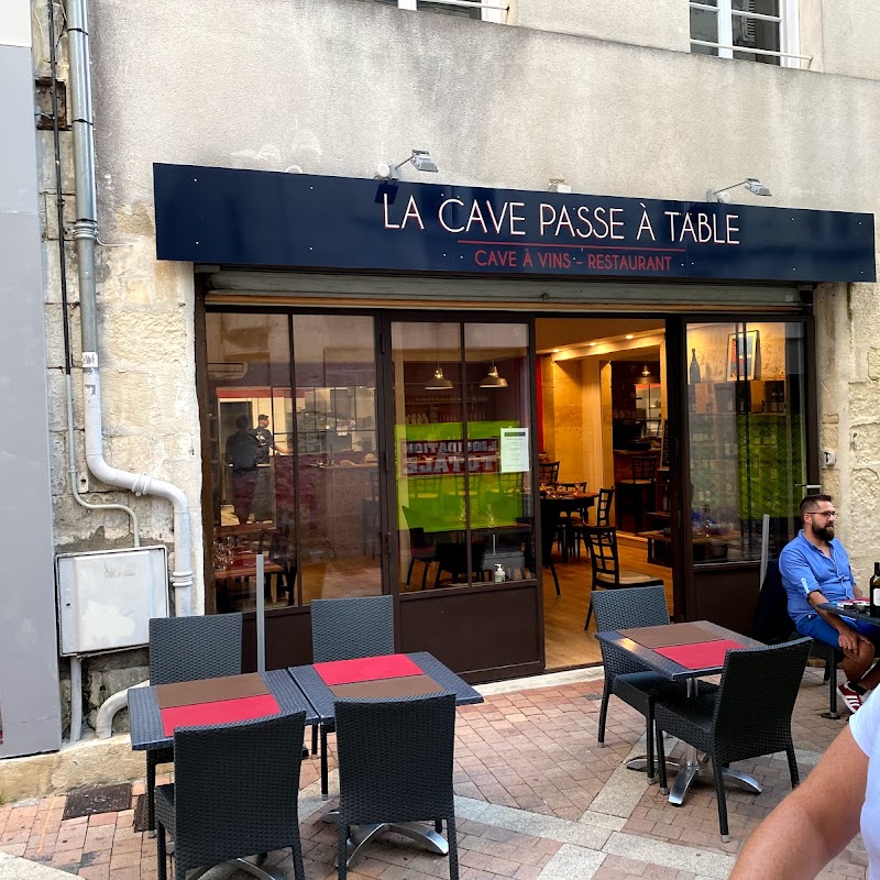 Restaurant la cave passe a table