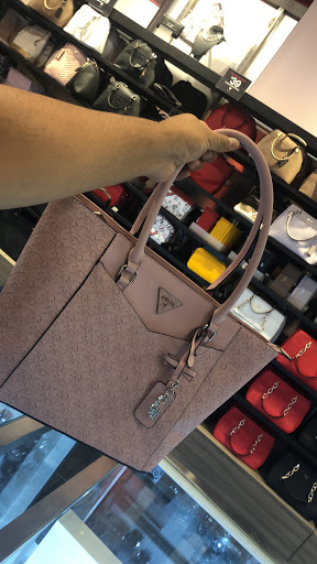 Clothing Store «GUESS Factory», reviews and photos, 12801 W Sunrise Blvd #631, Sunrise, FL 33323, USA