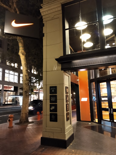 Clothing Store «Nike Portland», reviews and photos, 638 SW 5th Ave, Portland, OR 97201, USA